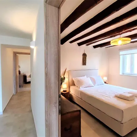 Spiti Sea View Neoclassical House In Feriehus *