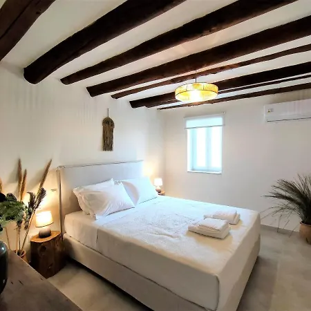 Holiday home Spiti Sea View Neoclassical House In *