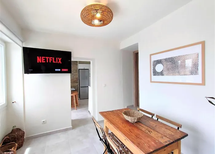 Semesterbostad Spiti Sea View Neoclassical House In *